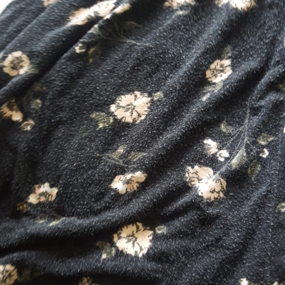 Garage black pink floral off the shoulder romper - Picture 4 of 6